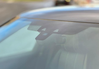 Подержанный автомобиль Land Rover Range Rover Velar 2017 года (10 фото)