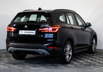 Подержанный автомобиль BMW X1 2017 года (7 фото)