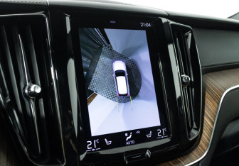 Подержанный автомобиль Volvo XC60 2020 года (20 фото)