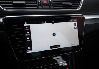 Подержанный автомобиль Skoda Superb Liftback 2023 года (18 фото)