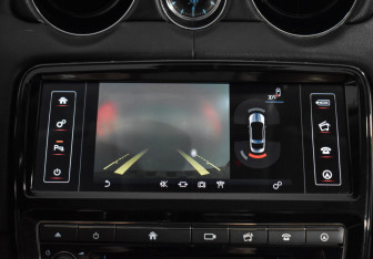 Подержанный автомобиль Jaguar XJ 2016 года (107 фото)