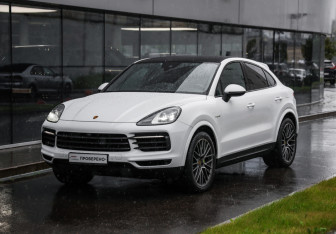 Подержанный автомобиль Porsche Cayenne 2021 года (3 фото)