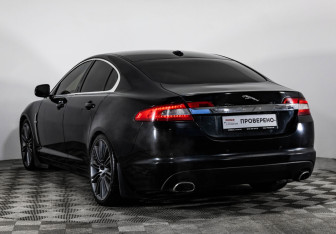 Подержанный автомобиль Jaguar XF Sedan 2011 года (7 фото)