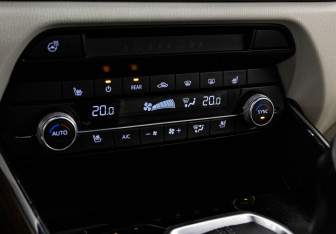 Подержанный автомобиль Mazda CX-9 2022 года (18 фото)