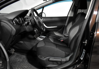 Подержанный автомобиль Peugeot 308 Hatchback 2012 года (10 фото)