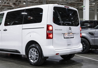 Подержанный автомобиль Citroen SpaceTourer 2021 года (10 фото)