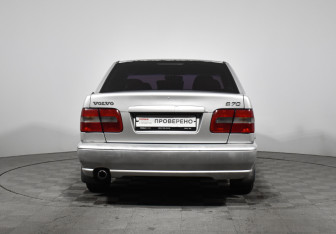 Подержанный автомобиль Volvo S70 1997 года (6 фото)