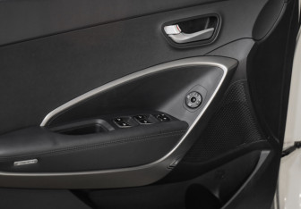 Подержанный автомобиль Hyundai Santa Fe 2013 года (17 фото)