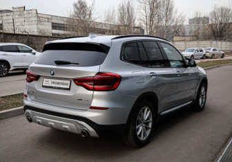 Подержанный автомобиль BMW X3 2019 года (4 фото)