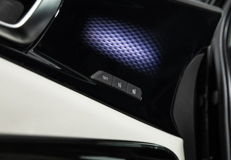 Подержанный автомобиль Kia Carnival 2022 года (22 фото)