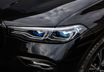 Подержанный автомобиль BMW X7 2020 года (12 фото)