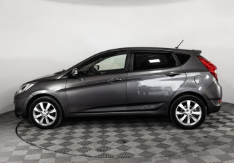 Подержанный автомобиль Hyundai Solaris Hatchback 2012 года (8 фото)