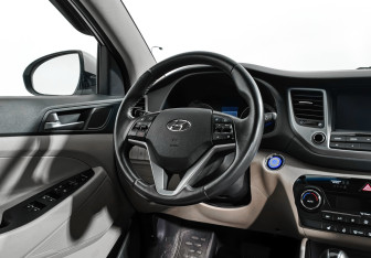 Подержанный автомобиль Hyundai Tucson 2017 года (15 фото)