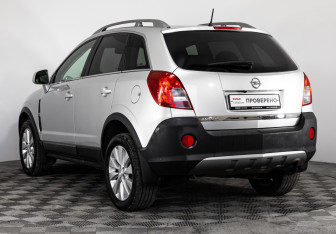 Подержанный автомобиль Opel Antara 2014 года (7 фото)