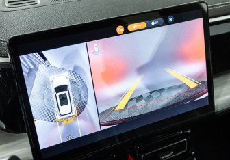 Подержанный автомобиль GAC GS8 2024 года (18 фото)