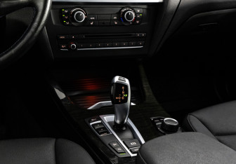 Подержанный автомобиль BMW X3 2014 года (13 фото)