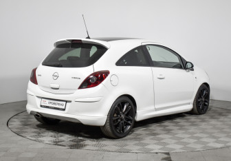 Подержанный автомобиль Opel Corsa 2008 года (5 фото)