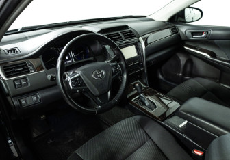 Подержанный автомобиль Toyota Camry Sedan 2018 года (11 фото)