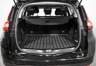 Подержанный автомобиль Renault Scenic 2017 года (21 фото)