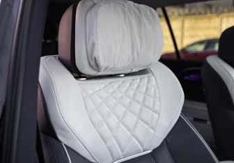 Подержанный автомобиль Hongqi E-HS9 2021 года (30 фото)