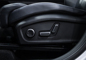 Подержанный автомобиль Geely Atlas 2024 года (19 фото)