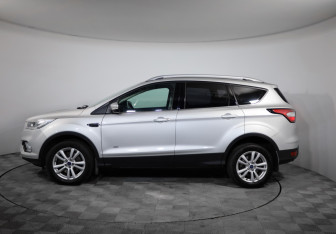 Подержанный автомобиль Ford Kuga 2018 года (8 фото)