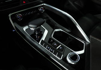 Подержанный автомобиль Geely Tugella 2023 года (18 фото)