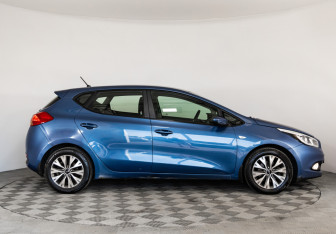 Подержанный автомобиль Kia Ceed Hatchback 2013 года (4 фото)