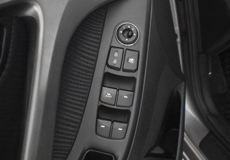 Подержанный автомобиль Hyundai Elantra Sedan 2011 года (17 фото)
