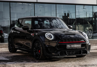 Подержанный автомобиль MINI Hatch 2020 года (5 фото)