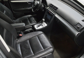 Подержанный автомобиль Audi A4 Sedan 2007 года (12 фото)