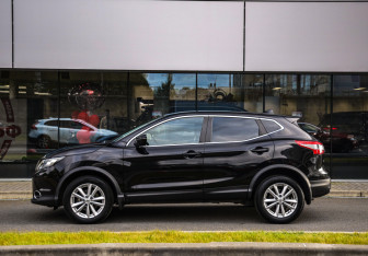 Подержанный автомобиль Nissan Qashqai 2017 года (9 фото)
