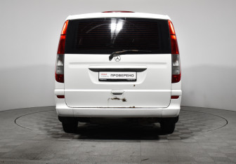 Подержанный автомобиль Mercedes-Benz Vito 2011 года (6 фото)