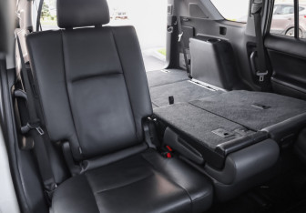Подержанный автомобиль Toyota Land Cruiser Prado 2017 года (32 фото)