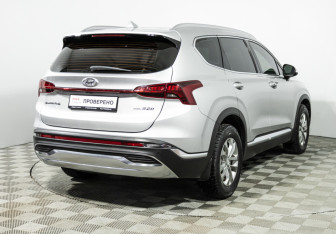 Подержанный автомобиль Hyundai Santa Fe 2021 года (5 фото)