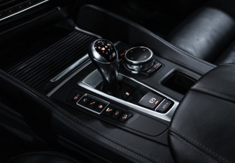 Подержанный автомобиль BMW X5 M 2016 года (34 фото)
