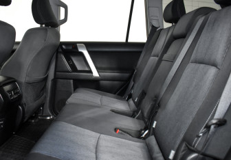 Подержанный автомобиль Toyota Land Cruiser Prado 2019 года (12 фото)