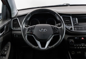 Подержанный автомобиль Hyundai Tucson 2016 года (12 фото)