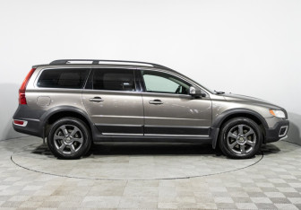 Подержанный автомобиль Volvo XC70 2010 года (4 фото)