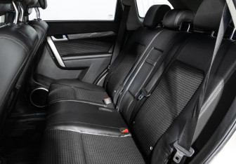 Подержанный автомобиль Chevrolet Captiva 2012 года (10 фото)