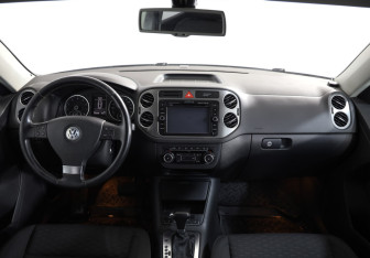 Подержанный автомобиль Volkswagen Tiguan 2010 года (9 фото)