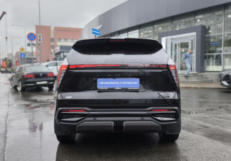 Подержанный автомобиль Geely Atlas 2024 года (5 фото)