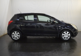 Подержанный автомобиль Opel Corsa 2010 года (4 фото)