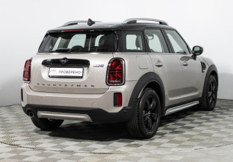 Подержанный автомобиль MINI Countryman 2022 года (5 фото)