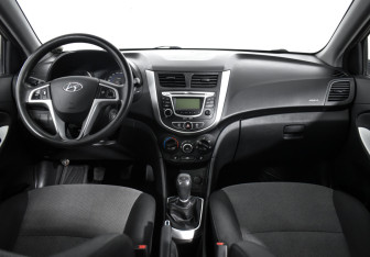 Подержанный автомобиль Hyundai Solaris Sedan 2013 года (12 фото)
