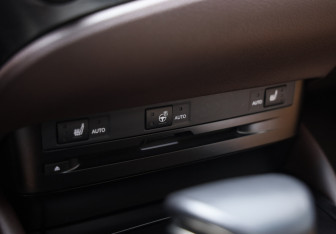 Подержанный автомобиль Lexus ES 2021 года (20 фото)