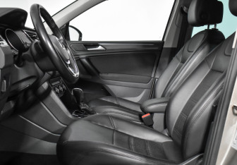 Подержанный автомобиль Volkswagen Tiguan 2020 года (10 фото)