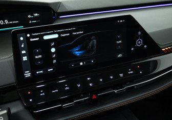 Подержанный автомобиль Changan UNI-K 2023 года (23 фото)