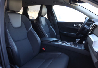 Подержанный автомобиль Volvo XC60 2018 года (10 фото)