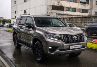 Подержанный автомобиль Toyota Land Cruiser Prado 2020 года (5 фото)